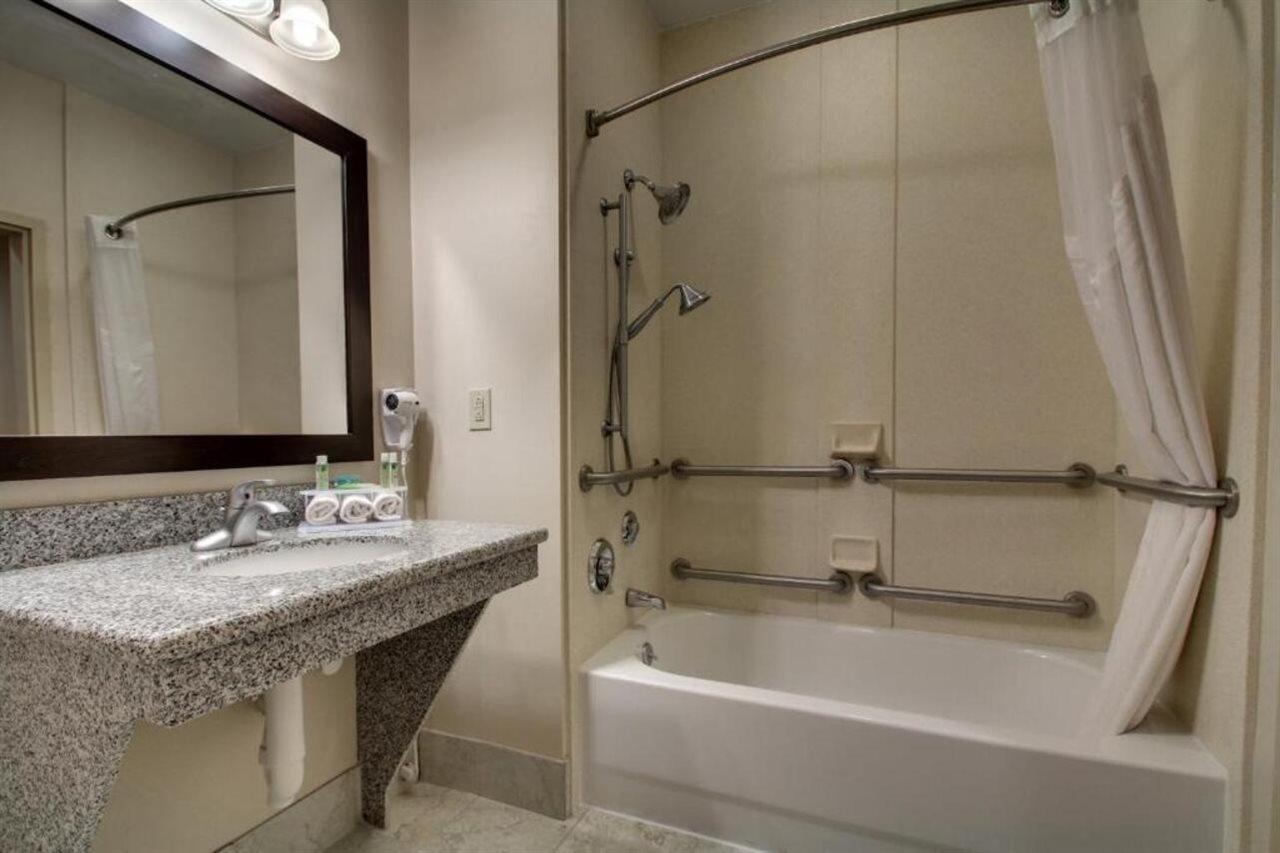 Holiday Inn Express Winona By Ihg Bagian luar foto